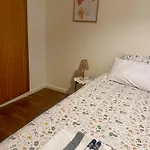 Serene Coastal Retreat With King Bed & Pool In Apartament *