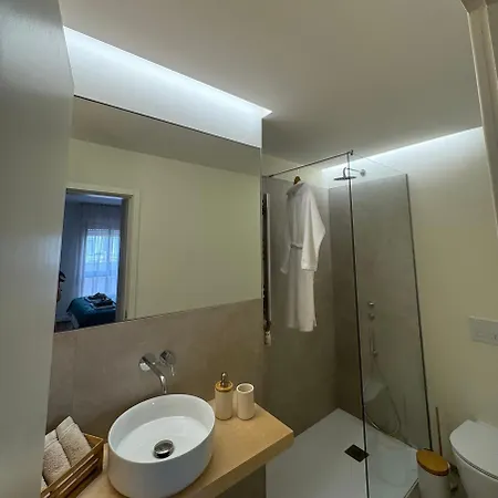 Serene Coastal Retreat With King Bed & Pool In Lavra