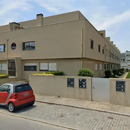 Serene Coastal Retreat With King Bed & Pool In Appartement