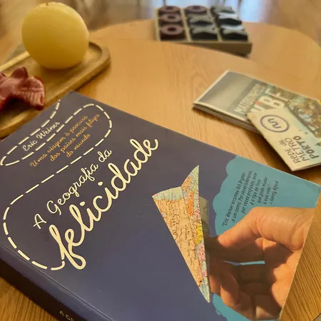 Serene Coastal Retreat With King Bed & Pool In Apartmán *