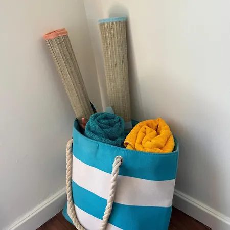 Serene Coastal Retreat With King Bed & Pool In * Lavra