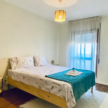 Апартаменты Serene Coastal Retreat With King Bed & Pool In Лавра