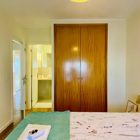 Serene Coastal Retreat With King Bed & Pool In * Lavra