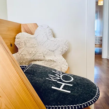 Serene Coastal Retreat With King Bed & Pool In Apartmán