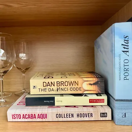 Apartmán Serene Coastal Retreat With King Bed & Pool In *