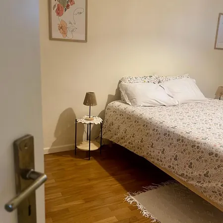 Serene Coastal Retreat With King Bed & Pool In * Lavra