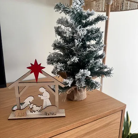 Serene Coastal Retreat With King Bed & Pool In Апартаменты