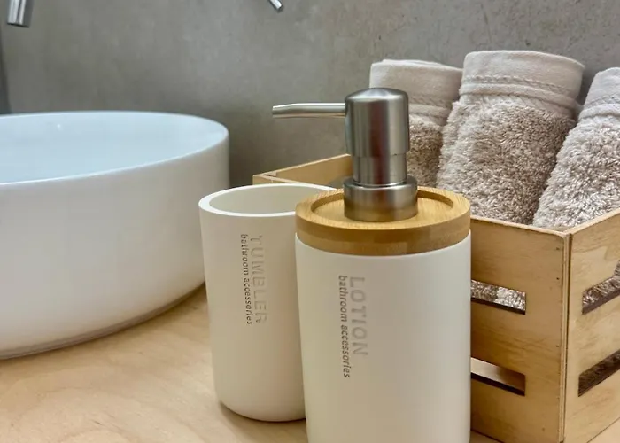 Serene Coastal Retreat With King Bed & Pool In *