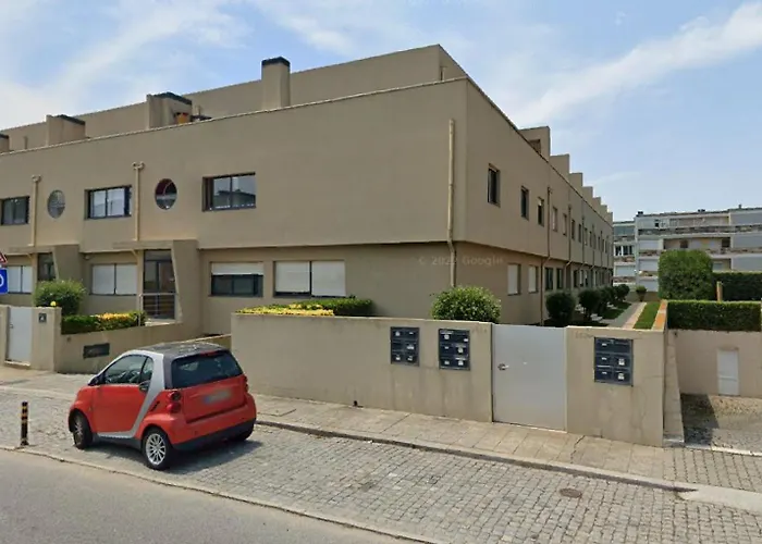 Serene Coastal Retreat With King Bed & Pool In Apartmán