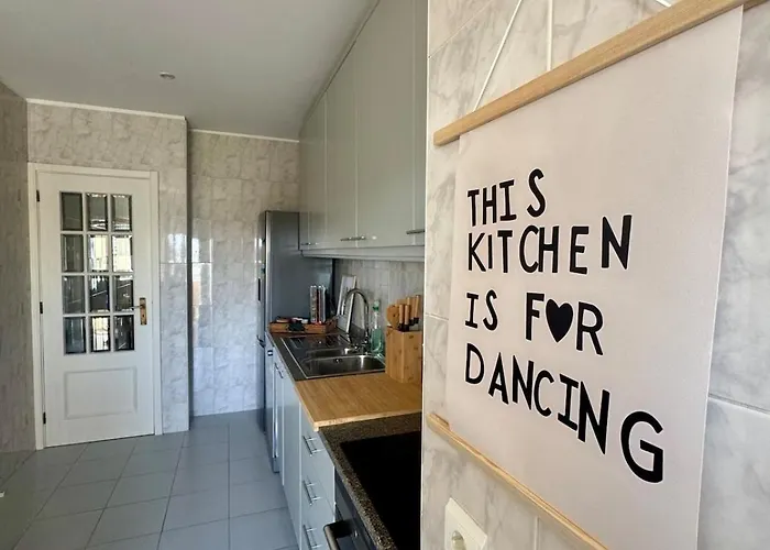 Serene Coastal Retreat With King Bed & Pool In