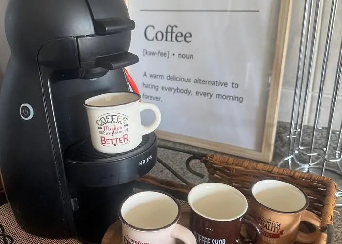 Serene Coastal Retreat With King Bed & Pool In * Lavra