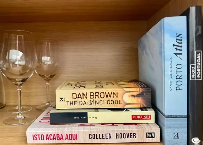 Apartament Serene Coastal Retreat With King Bed & Pool In *