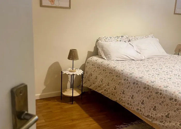 Serene Coastal Retreat With King Bed & Pool In * Lavra